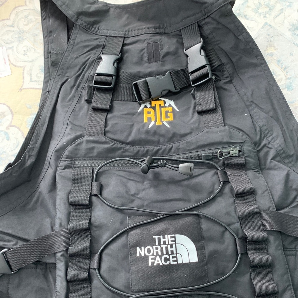 Supreme x the north face vest